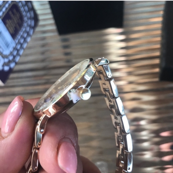 Elizabeth Taylor white diamonds watch-FINAL - Picture 3 of 5